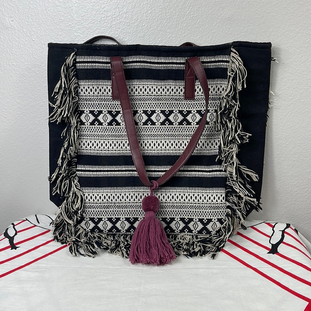 QUAGGA Green Label Black White Boho Bohemian Tassel Over The Shoulder Bag Purse
